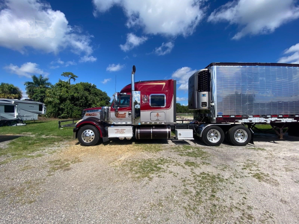 2017 International Lonestar & 2017 Vanguard Reefer Trailer