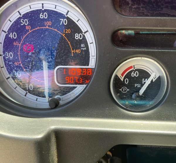 2010 Peterbilt 220 - Image 12