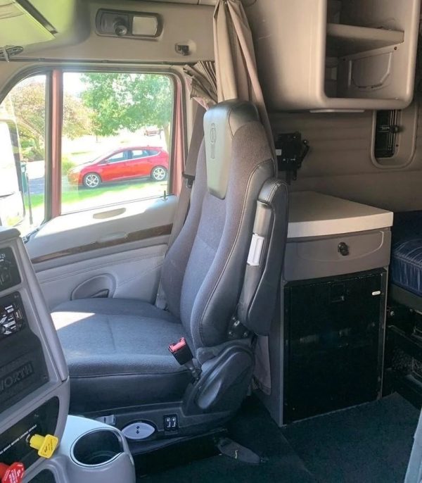 2016 Kenworth T700 - Image 11