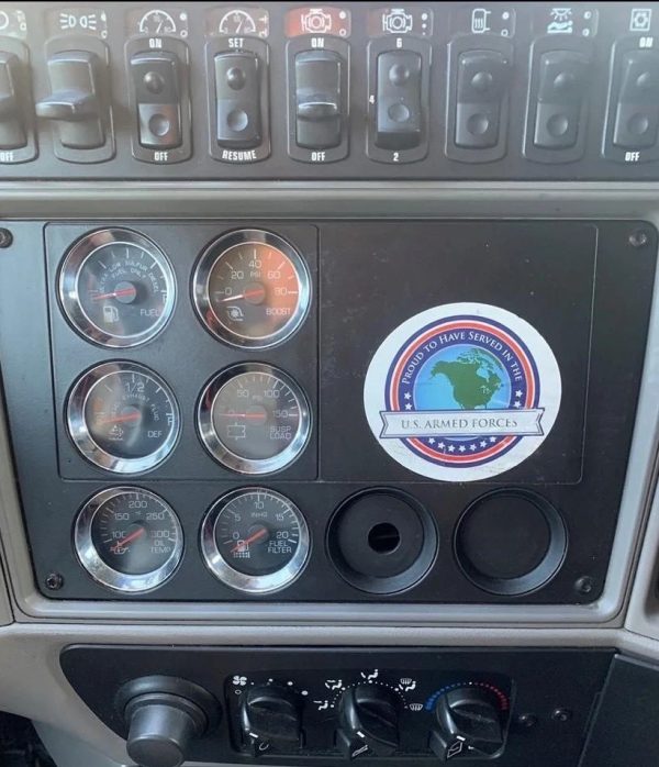 2016 Kenworth T700 - Image 14