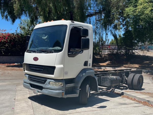 2010 Peterbilt 220 - Image 2