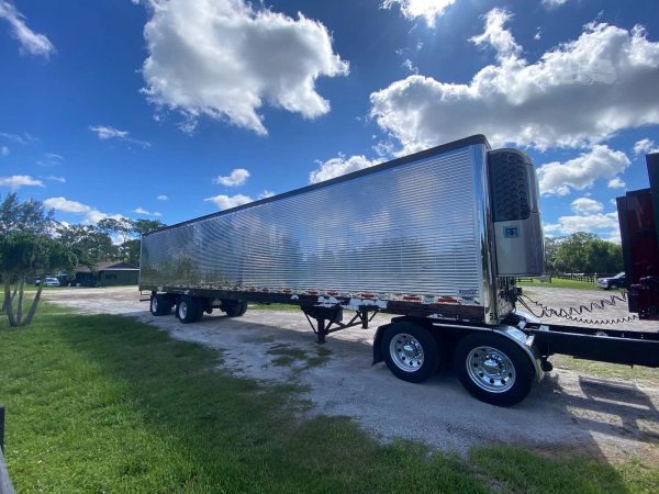 2017 International Lonestar & 2017 Vanguard Reefer Trailer - Image 24