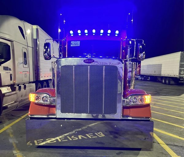 2022 Peterbilt 389 - Image 4
