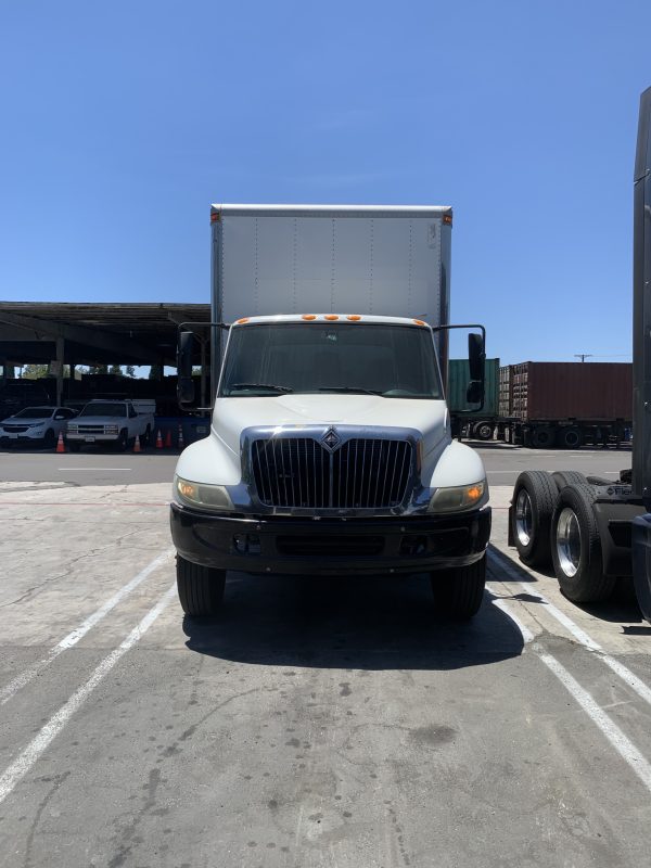 2005 International Durastar 4300 Box Truck - Image 8