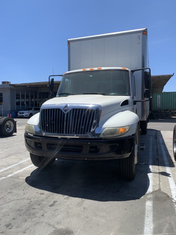 2005 International Durastar 4300 Box Truck - Image 10