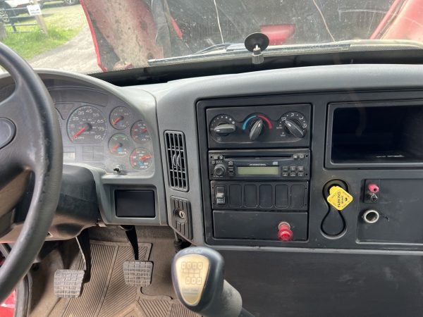 2007 International Durastar 4300 - Image 8