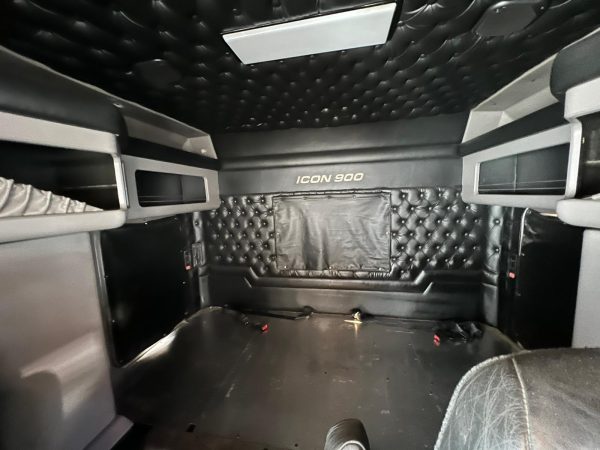 2016 Kenworth ICON W900 - Image 14