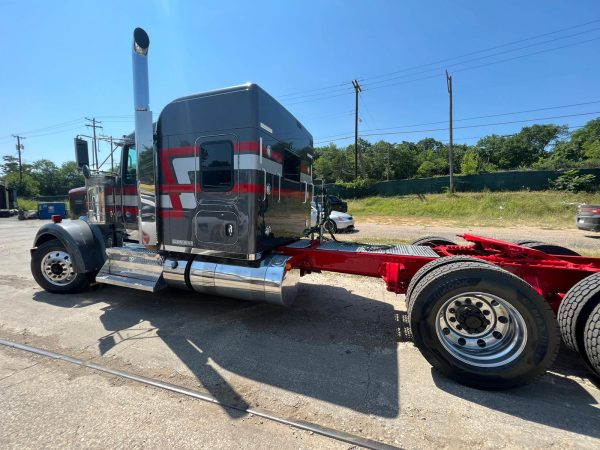 2016 Kenworth ICON W900 - Image 17