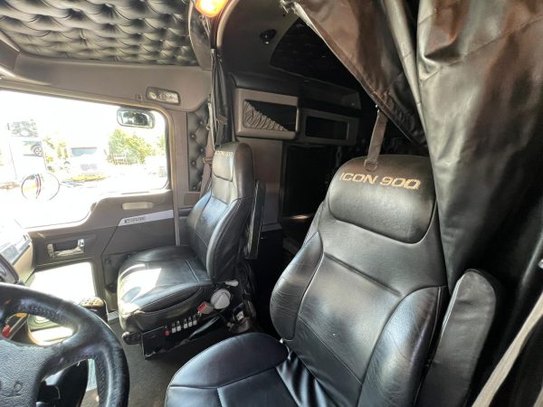 2016 Kenworth ICON W900 - Image 18