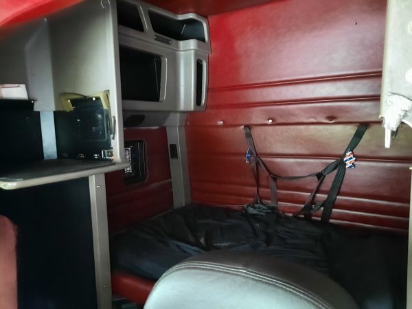 2002 Peterbilt 379 - Image 7