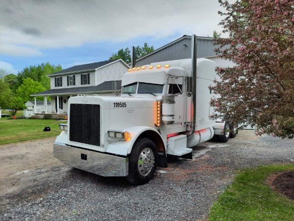2002 Peterbilt 379 - Image 3