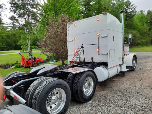 2002 Peterbilt 379 - Image 4
