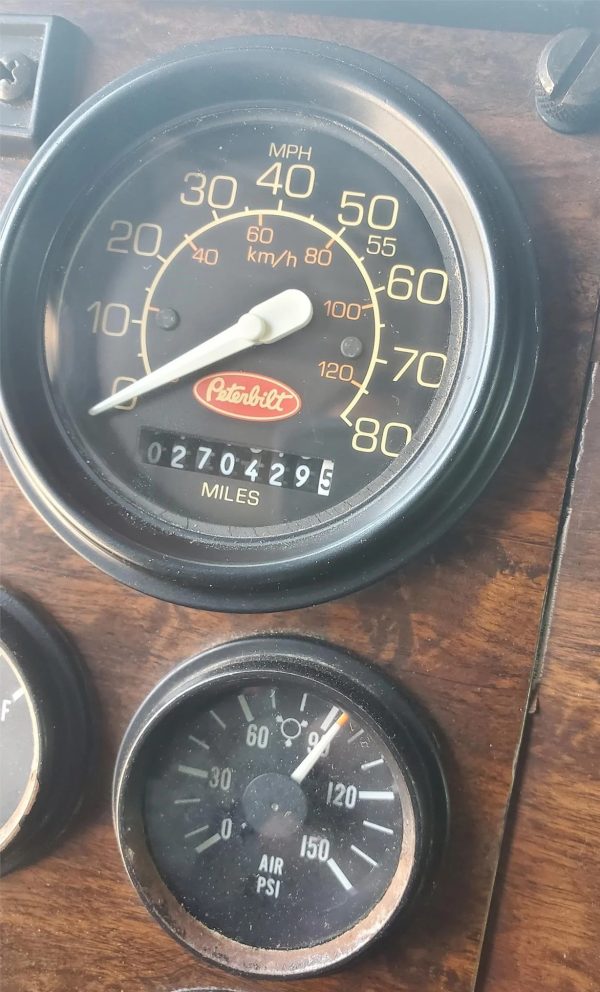 1988 Peterbilt 377 - Image 10