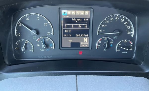 2018 Freightliner Cascadia 126 - Image 11