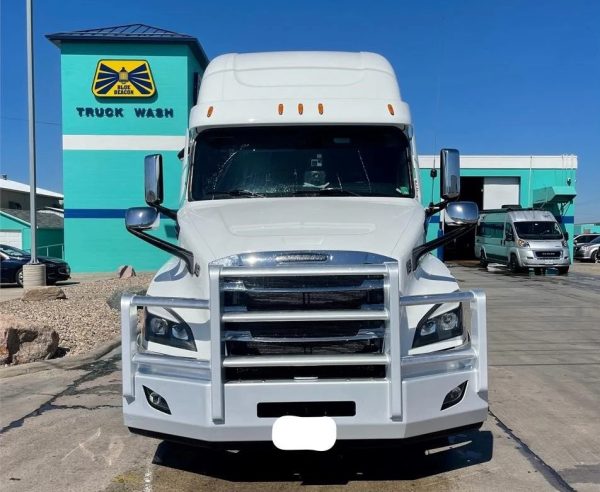 2021 Freightliner Cascadia 125 - Image 2
