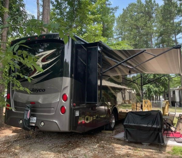 2019 JAYCO PRECEPT PRESTIGE 36H & 2020 Jeep Wrangle Rubicon - Image 2