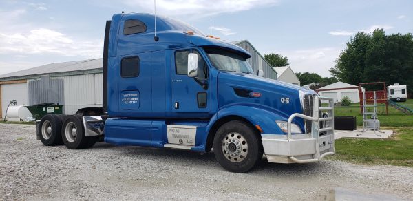 2012 Peterbilt 587 - Image 3