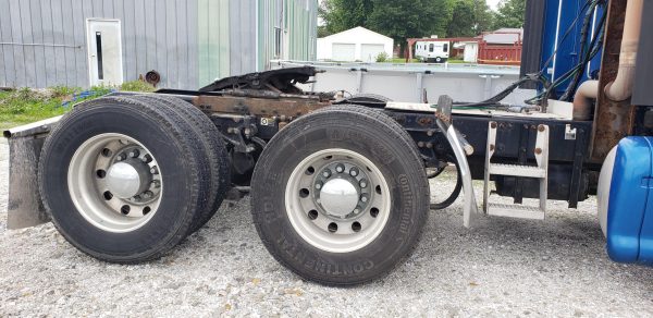 2012 Peterbilt 587 - Image 4