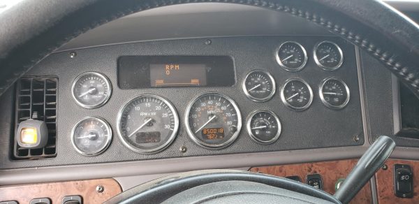 2012 Peterbilt 587 - Image 9