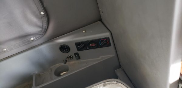 2012 Peterbilt 587 - Image 15