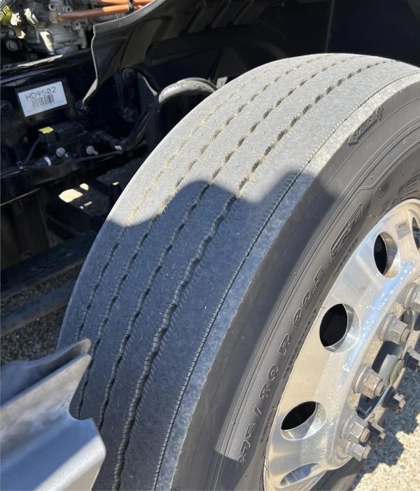 2018 Freightliner Cascadia 126 - Image 7