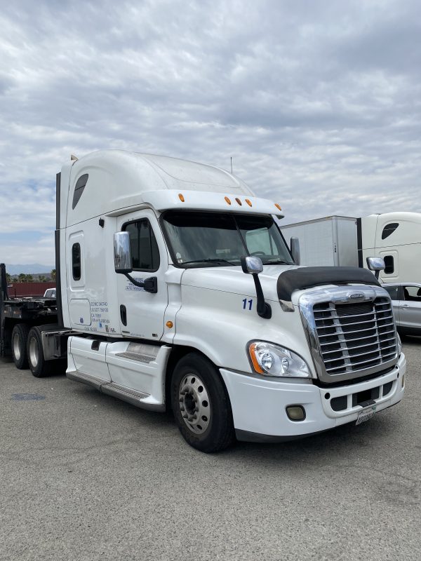 2011 Freightliner Cascadia & Cottrell 5308, 8 car trailer - Image 3