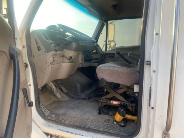 2006 STERLING ACTERRA UTILITY TRUCK - Image 11