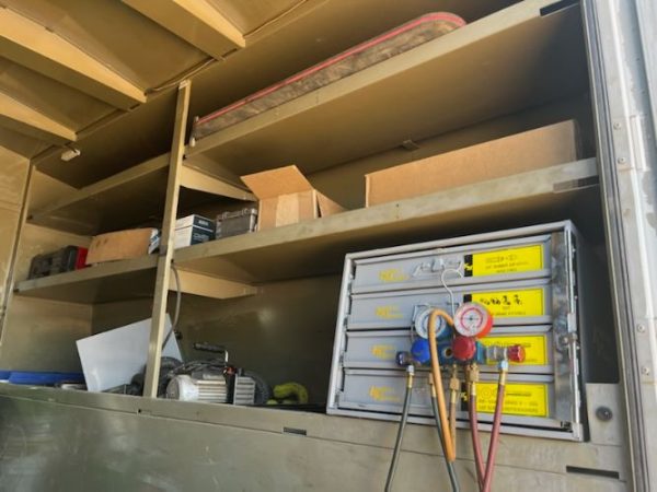 2011 FORD F550 SERVICE TRUCK - Image 12