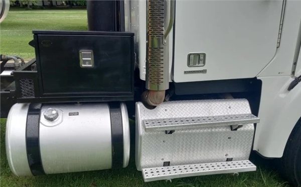 2017 Freightliner 122 SD - Image 7
