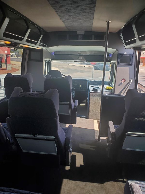 2008 International Durastar Passenger Bus - Image 14