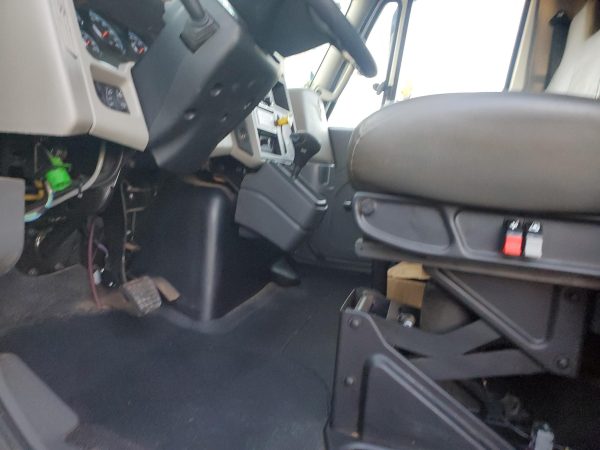 2019 international Durastar 4300 - Image 8