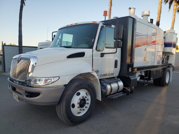 2019 international Durastar 4300 - Image 2