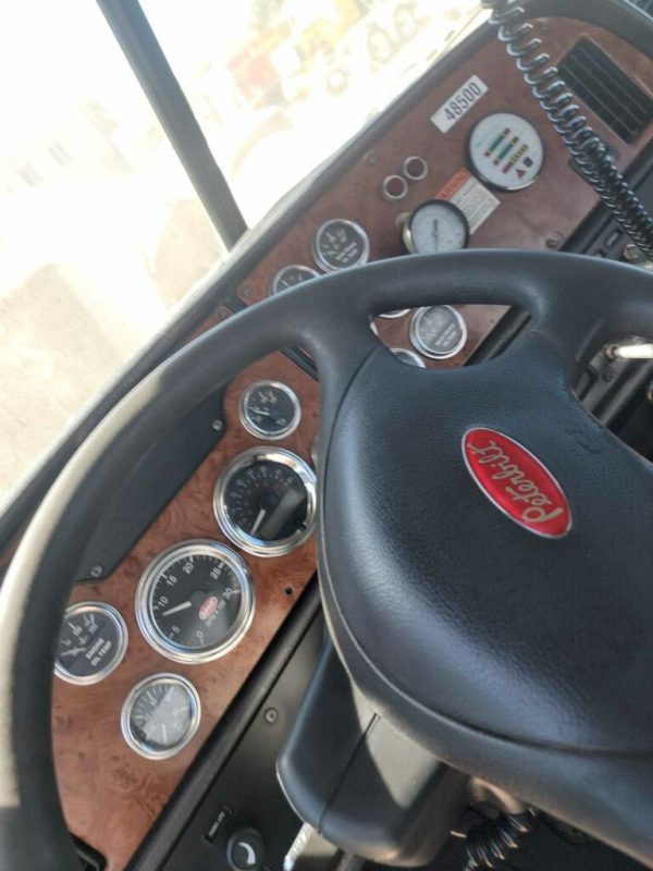 2005 Peterbilt 367 - Image 4
