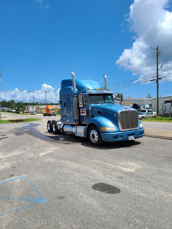 2008 Peterbilt 386 - Image 2