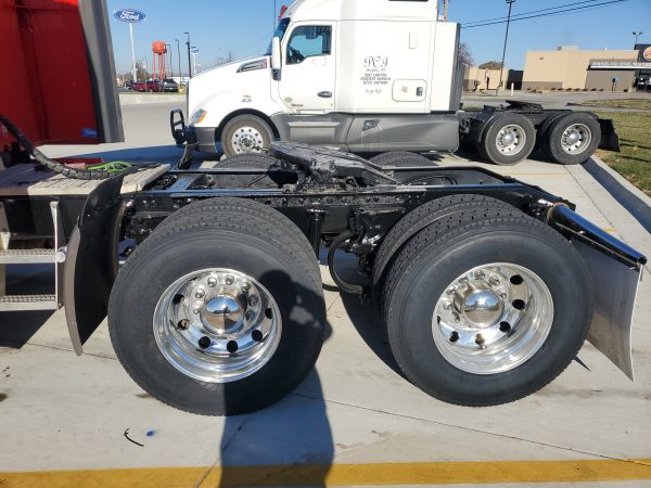 2018 Peterbilt 579 - Image 3