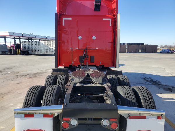 2018 Peterbilt 579 - Image 4
