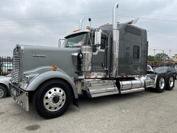 2009 Kenworth W900L - Image 6