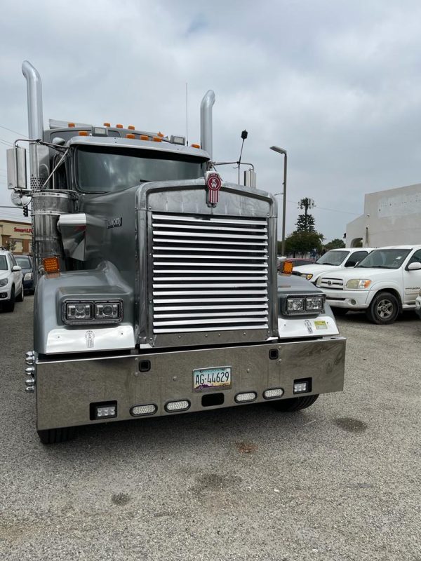 2009 Kenworth W900L - Image 5