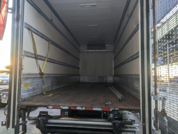 2014 Freightliner Cascadia 113 - Image 18