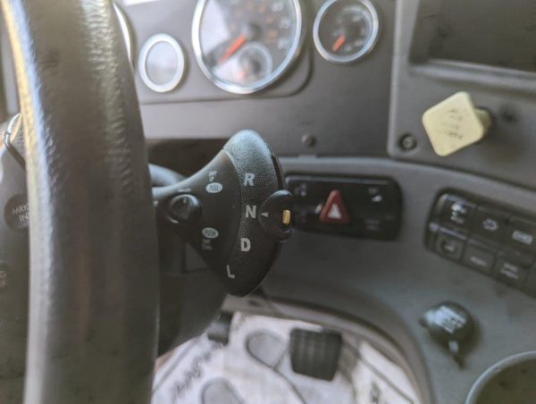 2014 Freightliner Cascadia 113 - Image 42