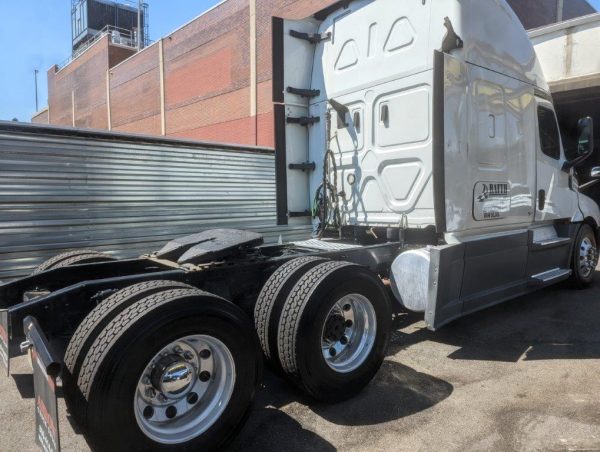 2018 Freightliner Cascadia - Image 6