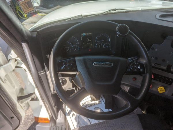 2018 Freightliner Cascadia - Image 20
