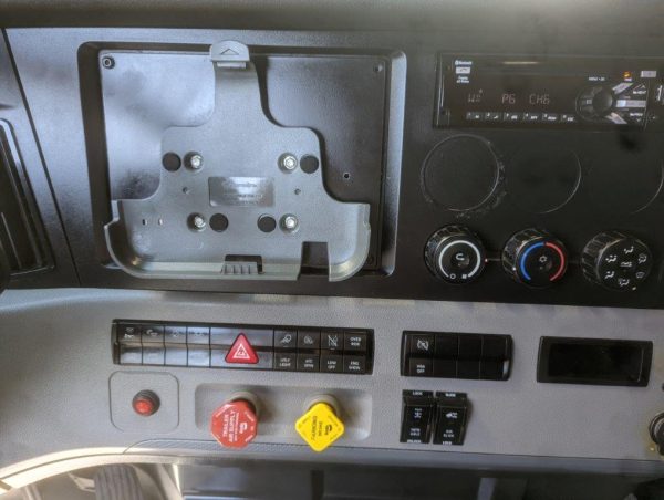 2018 Freightliner Cascadia - Image 23
