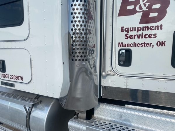 2014 Kenworth W900L - Image 2