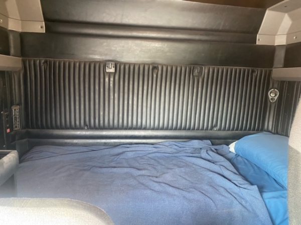 2014 Kenworth W900L - Image 14