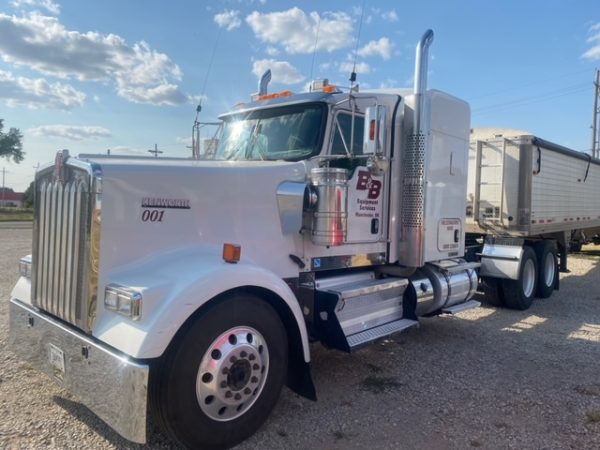 2014 Kenworth W900L - Image 4
