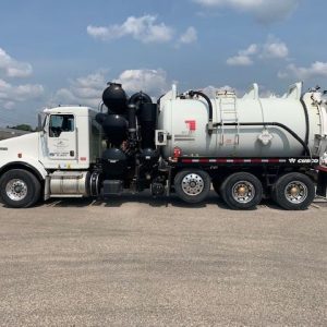 2015 KENWORTH T800 VAC TRUCK