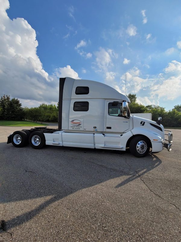 2019 Volvo VNL860 - Image 2