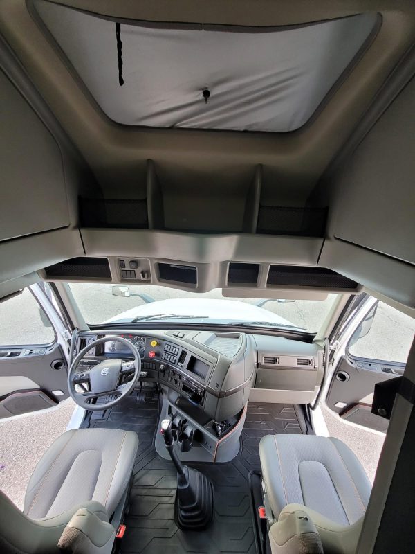 2019 Volvo VNL860 - Image 14