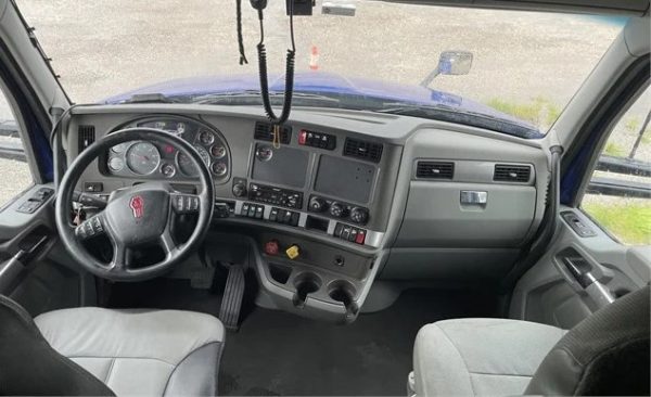 2019 Kenworth T680 - Image 16